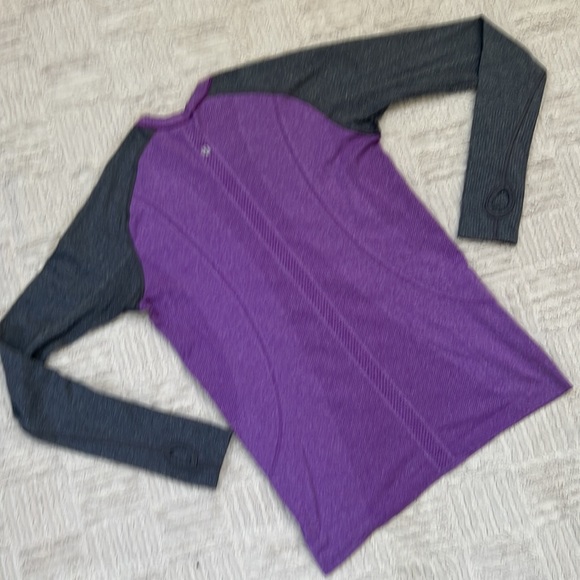 Lululemon Run: Swiftly Tech Long Sleeve Size 8
Tender Violet / Black - Picture 12 of 16